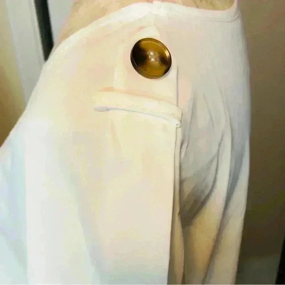 Bloomchic NWT White Rounded Neckline Faux Tab Sleeves with Button Detail Size 12 - Picture 6 of 12